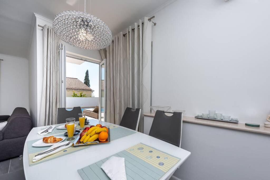 Deluxe Unique-with Private Heated Pool Cavtat
