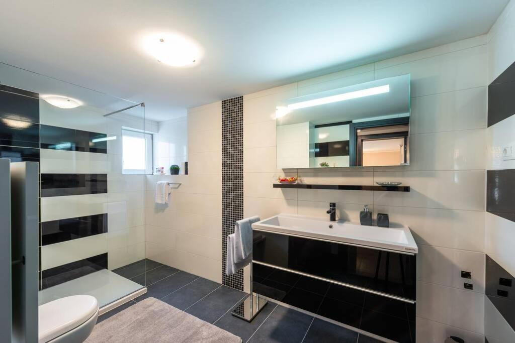Deluxe Unique-with Private Heated Pool Cavtat